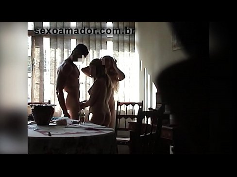 ❤️ Amigos sexuais convidam um homem gigante e um ménage à trois com ele ❤️ Porno em nós pt.rexporn-com.ru ☑