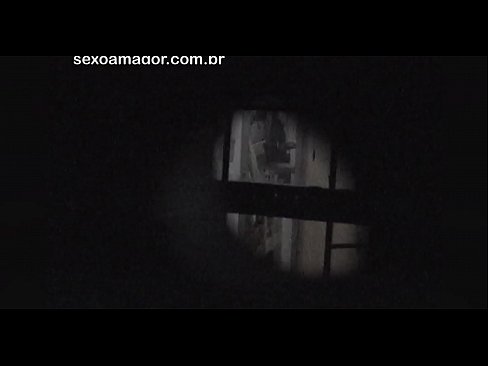 ❤️ Lourinho é filmado secretamente por um voyeur de bairro escondido atrás de tijolos ocos ❤️ Porno em nós pt.rexporn-com.ru ☑